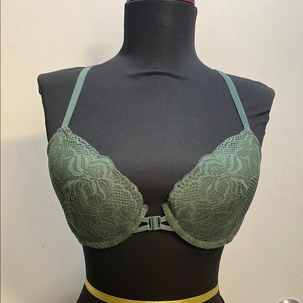NWOT Auden Green Lace Underwire Bra
